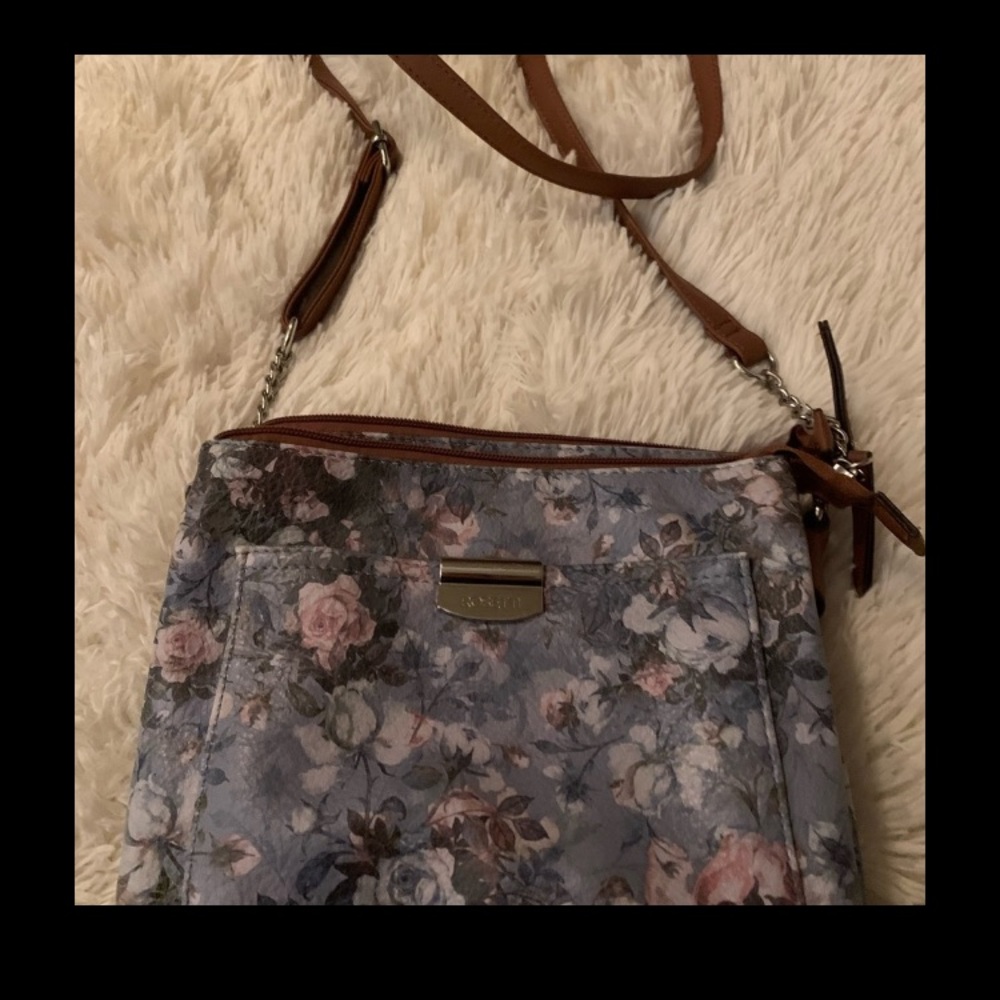 Rosetti crossbody bag. Floral color tan strap gold chain.spring/summer look